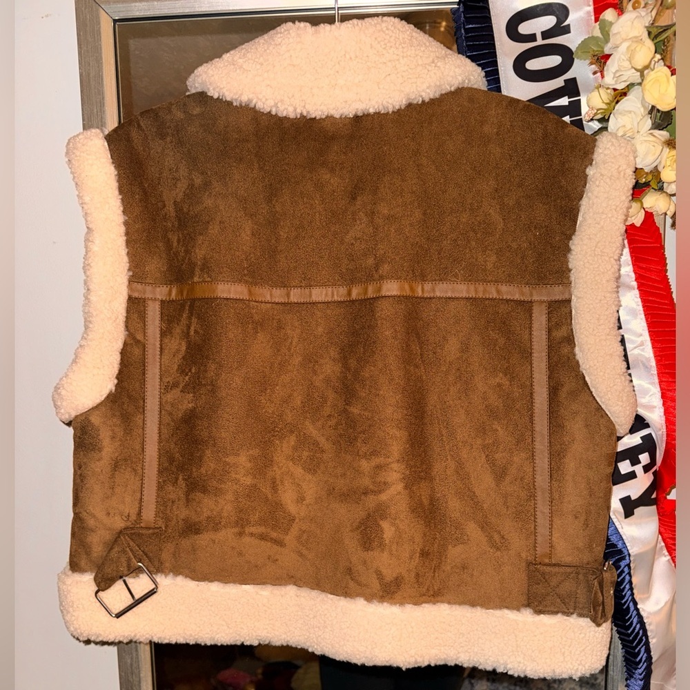 Topshop faux suede shearling oversized aviator vest in chocolate - Picture 5 of 10